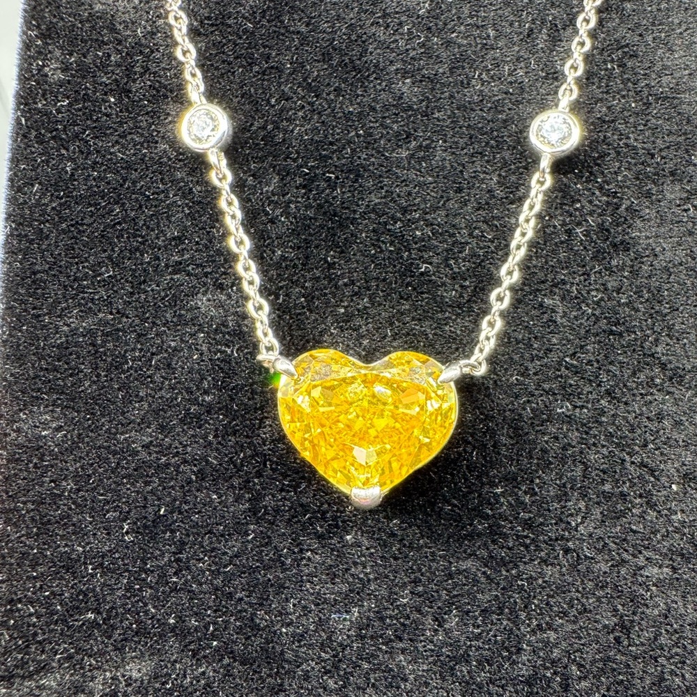 4ct Platinum Canary Heart Necklace - Picture 4 of 15